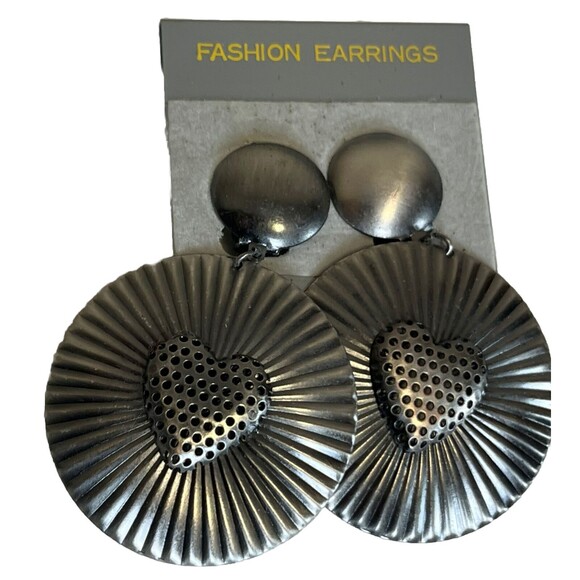 Heart Earrings Metal Discs Clip On Vintage 80s Dangle Drop 2.75in Retro Romantic - Picture 1 of 2